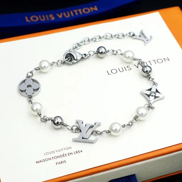 Louis Vuitton Iconic Bracelet 银色珍珠和黑色珠链手链 9