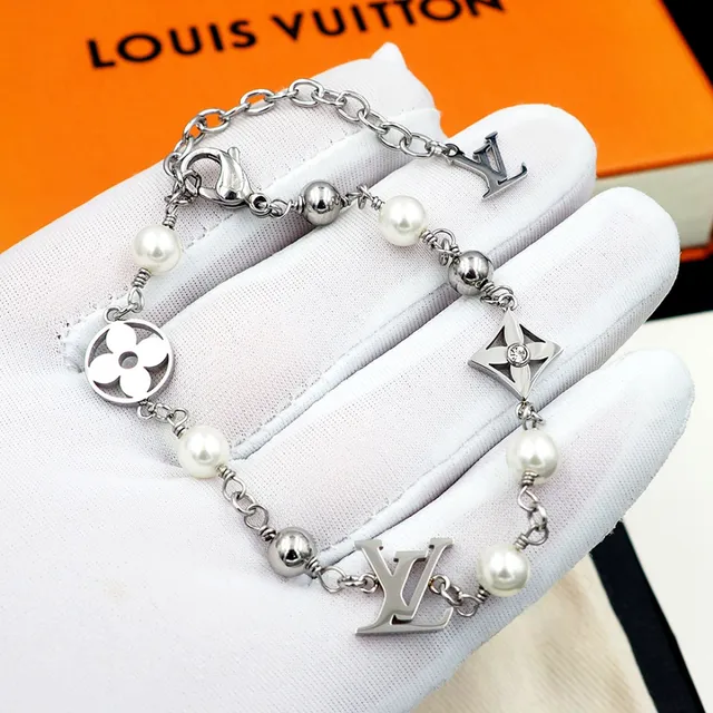 Louis Vuitton Iconic Bracelet 银色珍珠和黑色珠链手链 11