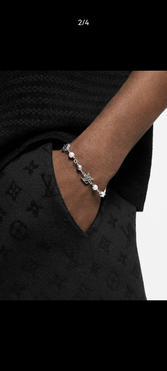 Louis Vuitton Iconic Bracelet 银色珍珠和黑色珠链手链 13