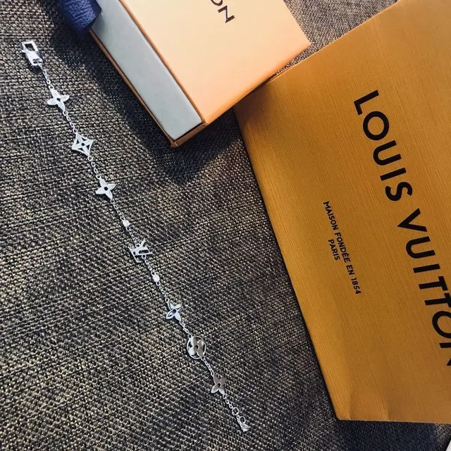 Louis Vuitton IDYLLÉ BLOSSOM 18K ذهب الماس لؤلؤ سوار 9