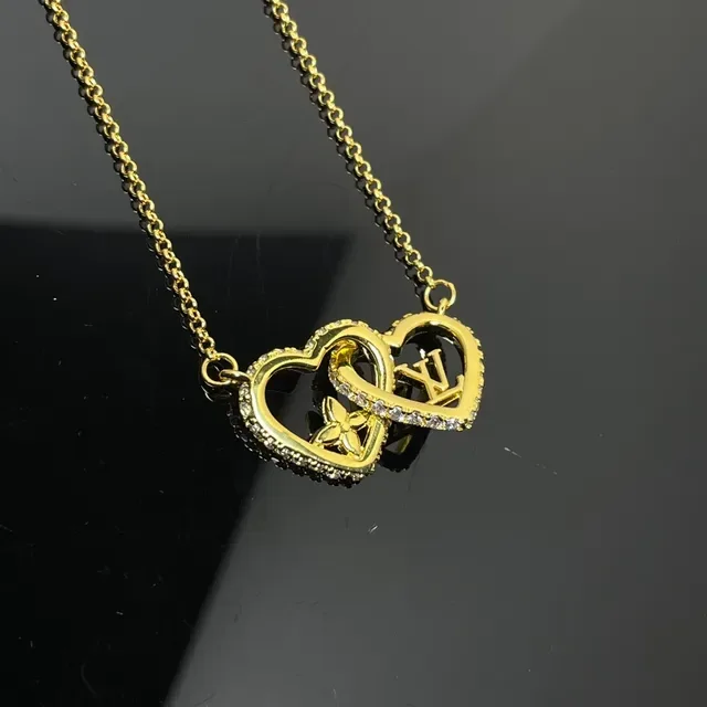 Colar Louis Vuitton Interlocking Hearts Pavé Cristal Dourado 2