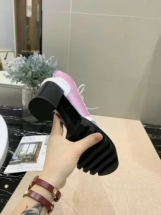 路易威登 Le Cagole 虹彩单色图案白色踝靴 5