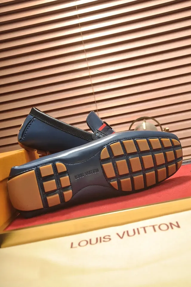 Louis Vuitton Mocassim Couro Navy Red Construcao Mocassim Fivela LV Monogram Loafer 4
