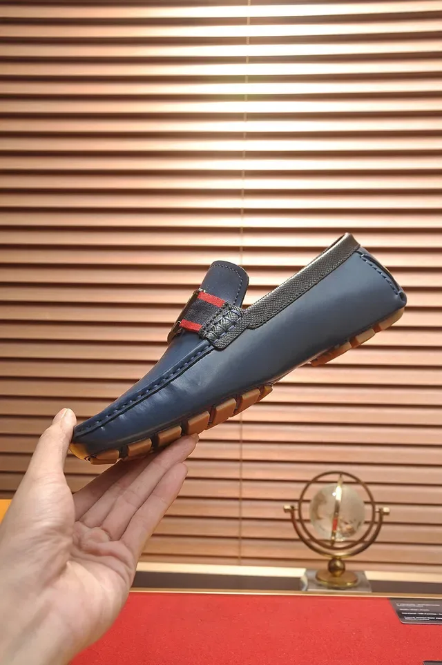Louis Vuitton Mocassim Couro Navy Red Construcao Mocassim Fivela LV Monogram Loafer 6