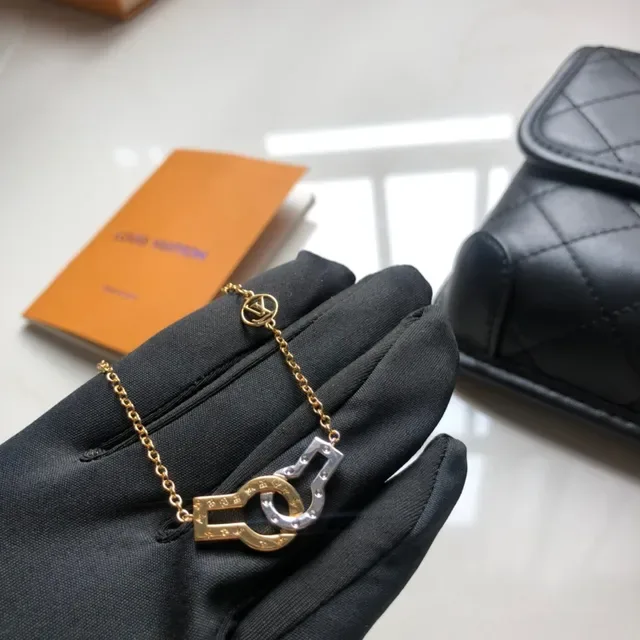 Collier Louis Vuitton Lock & Key Dual-Tone Or et Argent 5