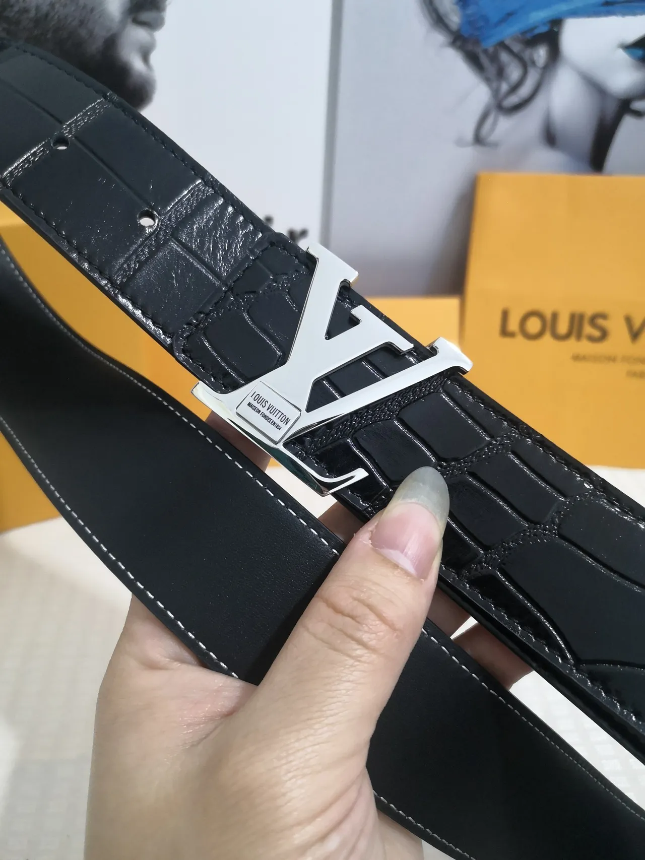 Louis Vuitton LV 黑色鳄鱼压纹皮革腰带 6