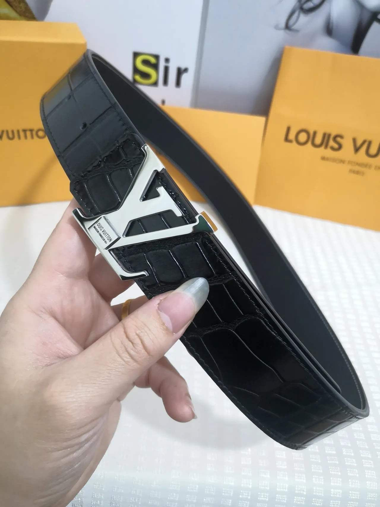 Louis Vuitton LV 黑色鳄鱼压纹皮革腰带 7