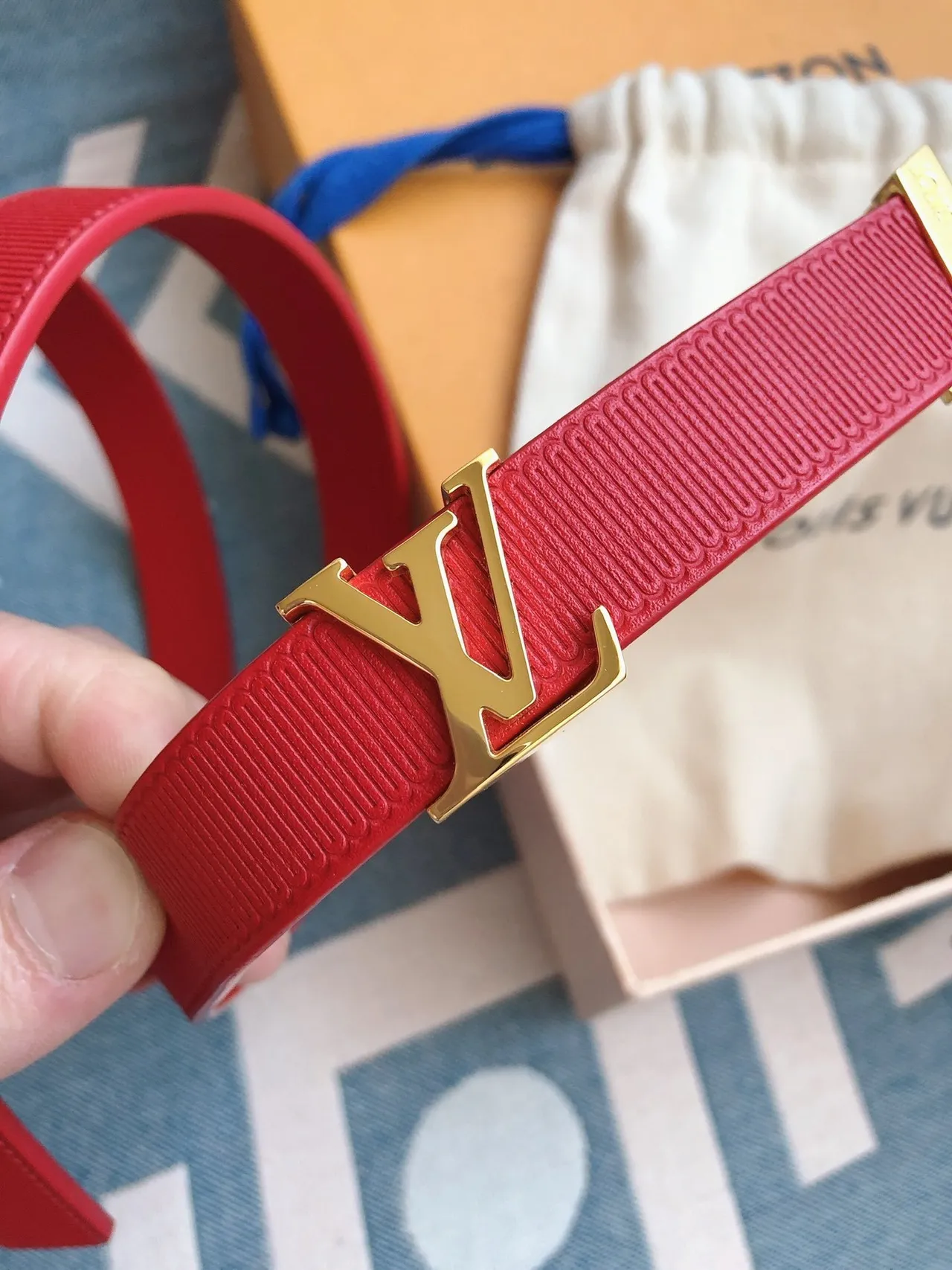 Louis Vuitton LV লাল বুনন স্ট্র্যাপ সোনালি টার্ন-লক বাকেল চামড়ার বেল্ট 5