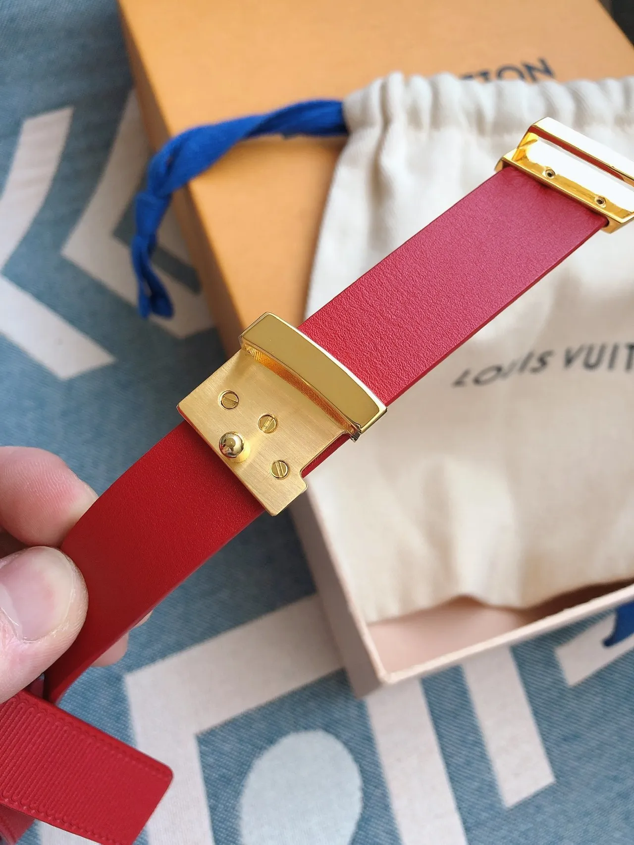 Louis Vuitton LV লাল বুনন স্ট্র্যাপ সোনালি টার্ন-লক বাকেল চামড়ার বেল্ট 7