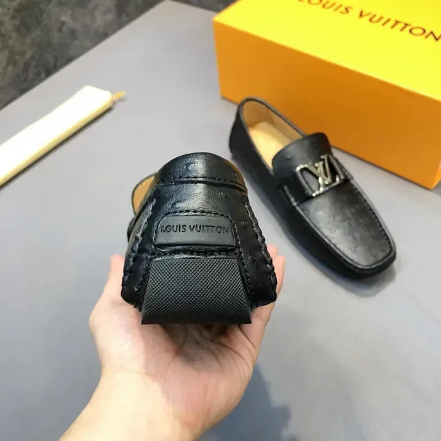 Louis Vuitton LV Buckle Loafer Cuir d'autruche Noir 5