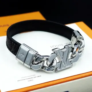Louis Vuitton LV Chain سوار جلد أسود ومعدن فضي