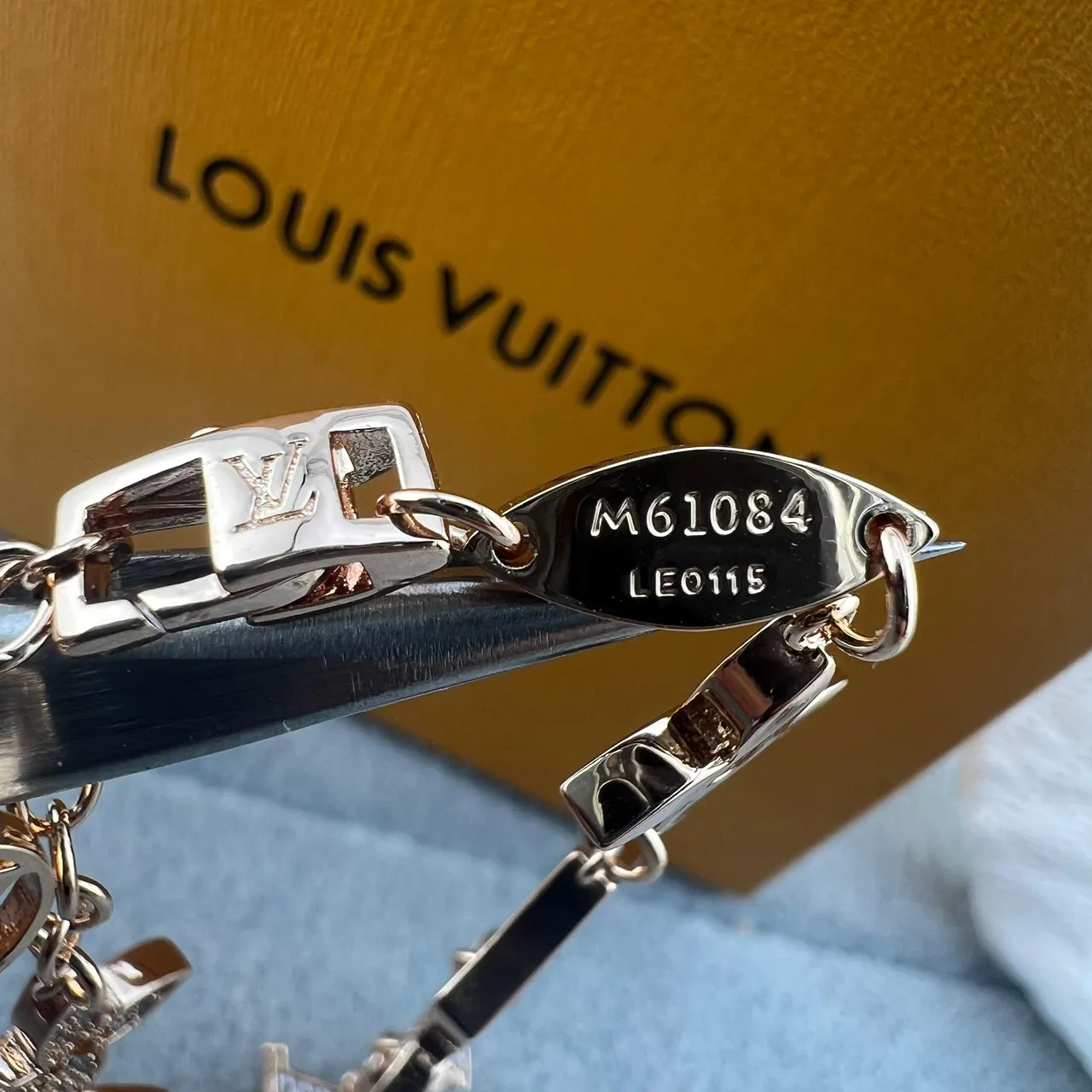 Louis Vuitton LV Fleur Pavé Cristal Chaîne Bracelet 2