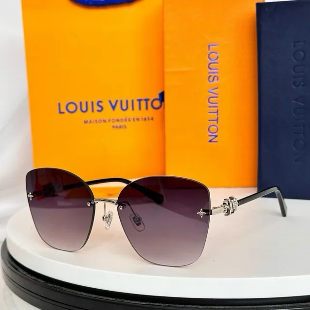 Louis Vuitton LV Gram Square Cat Eye نظارات شمسية 4