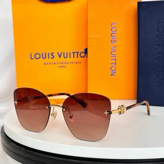 Louis Vuitton LV Gram Square Cat Eye نظارات شمسية 6