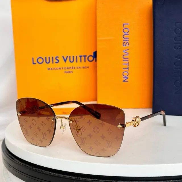 Louis Vuitton LV Gram Square Cat Eye نظارات شمسية 7