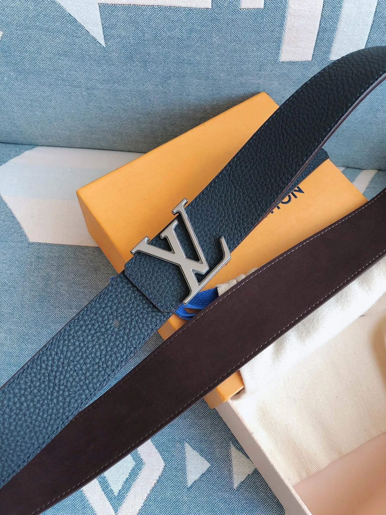 Louis Vuitton LV Initiales Blue Pebbled Leather Belt 4