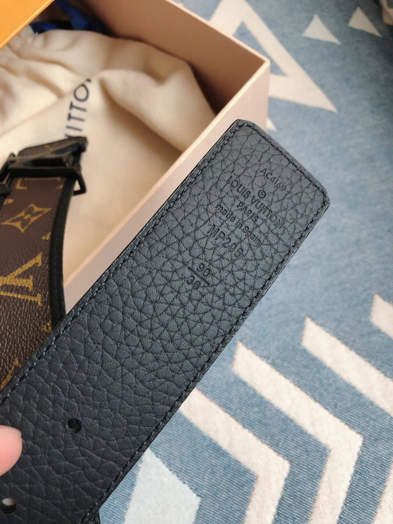 Louis Vuitton LV Initiales Monogram বাদামী এবং কালো চামড়ার বেল্ট 5