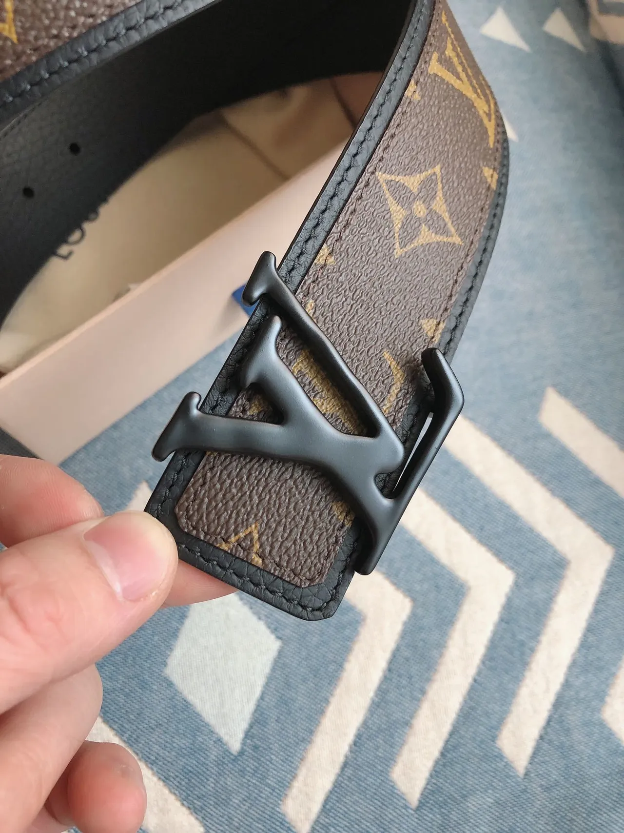 Louis Vuitton LV Initiales Monogram বাদামী এবং কালো চামড়ার বেল্ট 7