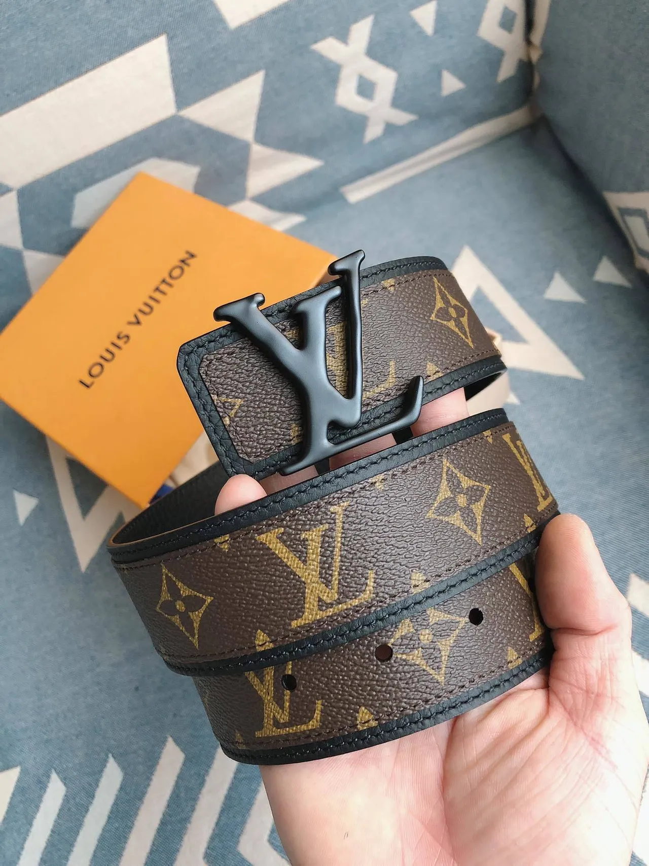 Louis Vuitton LV Initiales Monogram বাদামী এবং কালো চামড়ার বেল্ট 9