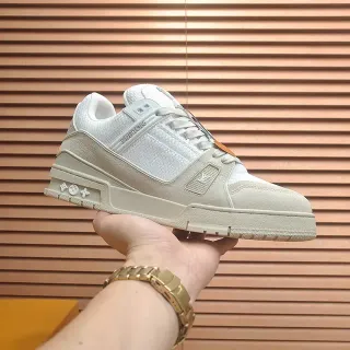 Louis Vuitton LV Trainer Beige y Blanco Suela Estructurada Multicapa Malla-Suede-Cuero Paneles Sneakers Lifestyle