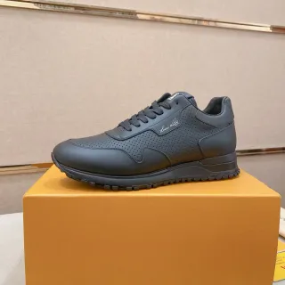 Louis Vuitton LV Trainer Zapatos Lifestyle Negros de Cuero Perforado con Logo Cursivo