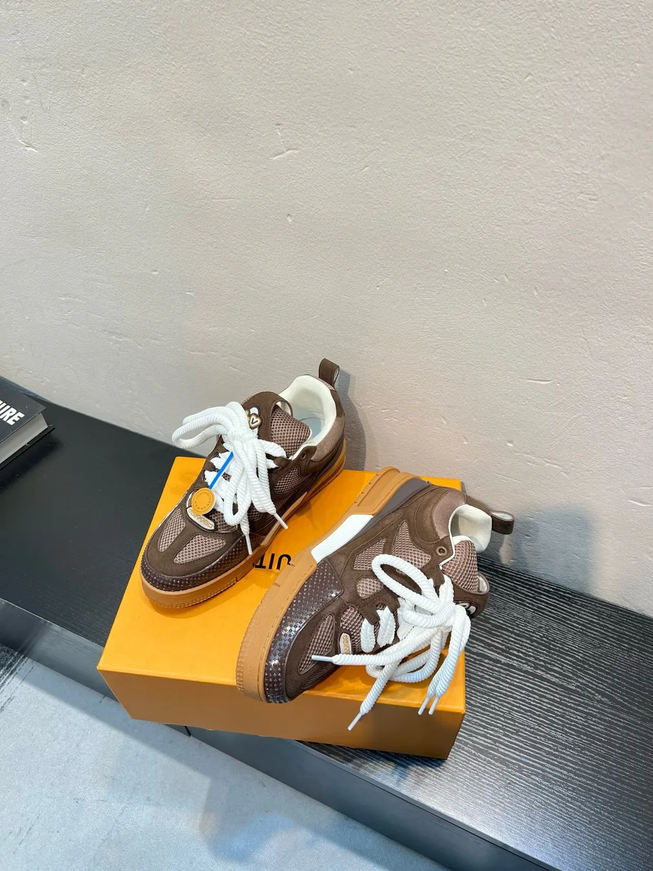 路易威登 LV 训练鞋 棕色米色 混合材质鞋面 厚底分层中底 生活方式运动鞋 4
