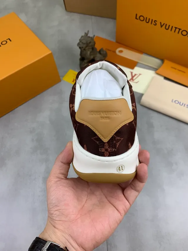 लुई विटन LV Trainer ब्राउन बेज मोनोग्राम कैनवास गम रबर सोल लाइफस्टाइल स्नीकर्स 3