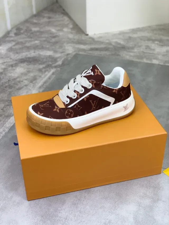 लुई विटन LV Trainer ब्राउन बेज मोनोग्राम कैनवास गम रबर सोल लाइफस्टाइल स्नीकर्स 4