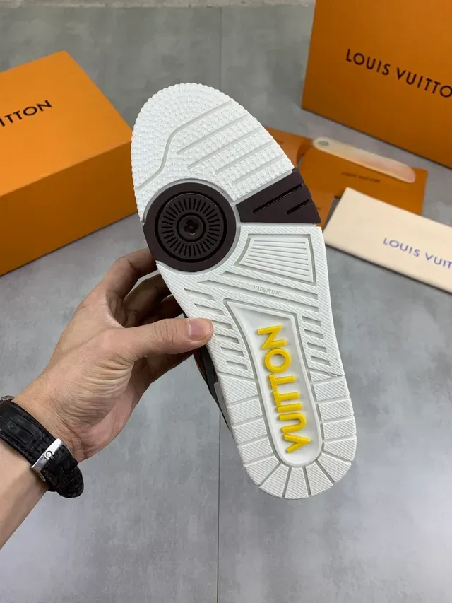 Louis Vuitton LV Trainer Marrom Bege Monogram Tela Sola com Várias Camadas Sneakers Lifestyle 3