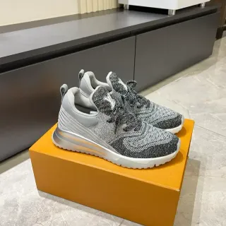 Louis Vuitton LV Trainer Gris Negro Upper de Tejido Suela Escultida Plateada Lifestyle Sneakers