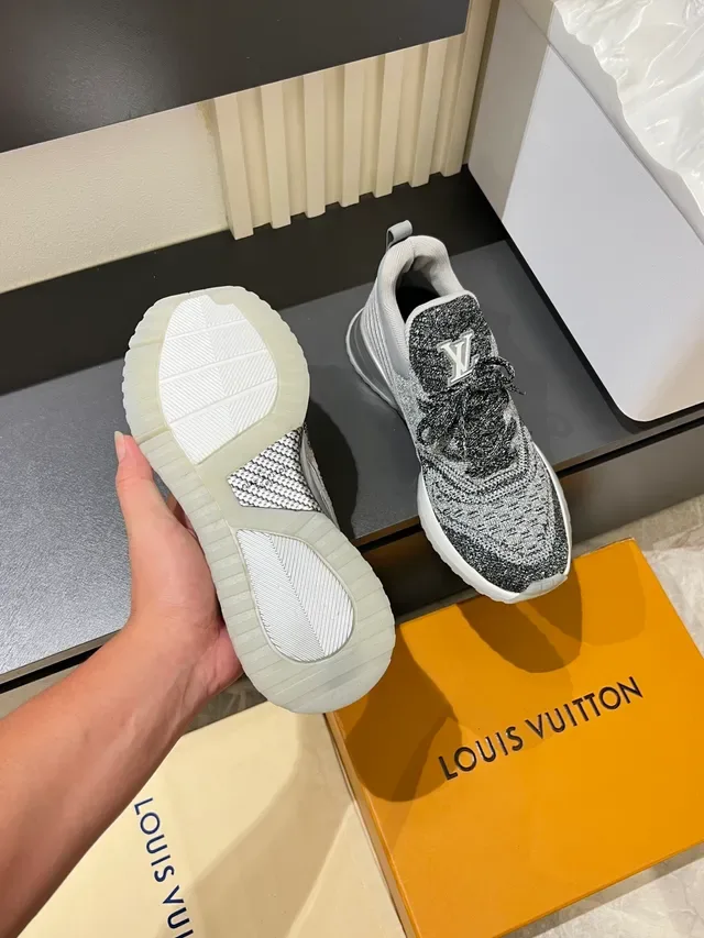 Louis Vuitton LV Trainer Gris Noir Upper Tricot Semelle Sculptée Argent Lifestyle Sneakers 4