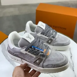 Louis Vuitton LV Trainer Gris Blanco Monograma Jacquard Placa Lateral Superior Moldeada Zapatillas Lifestyle