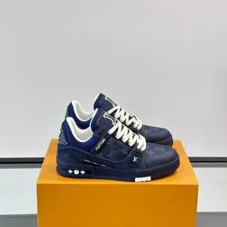 Louis Vuitton LV Trainer Tênis Lifestyle Navy White Parte superior texturizada em denim Solado intermediário estruturado em camadas