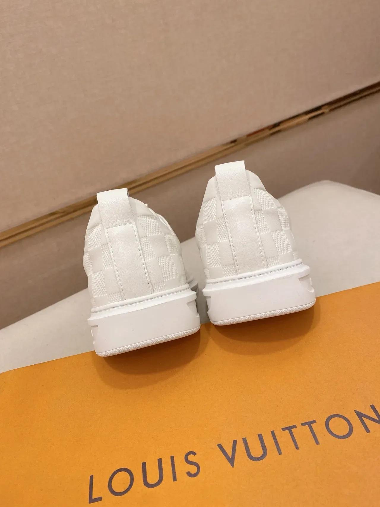 Louis Vuitton LV Trainer Chaussures Lifestyle Blanc Beige Slip-On Cuir Checkerboard Quilté 3