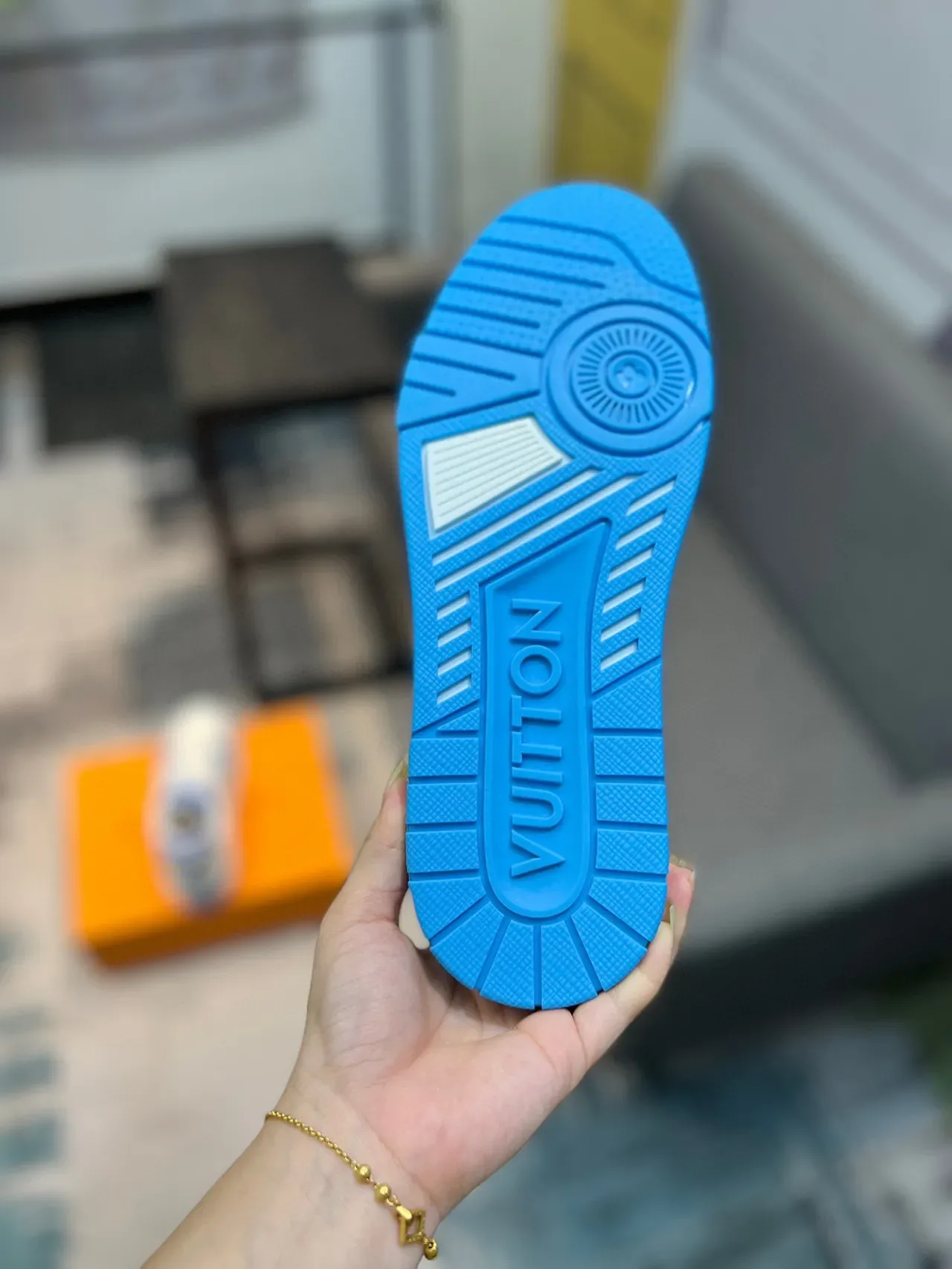Louis Vuitton LV Trainer 白蓝 Monogram 皮革专利覆盖生活方式运动鞋 4