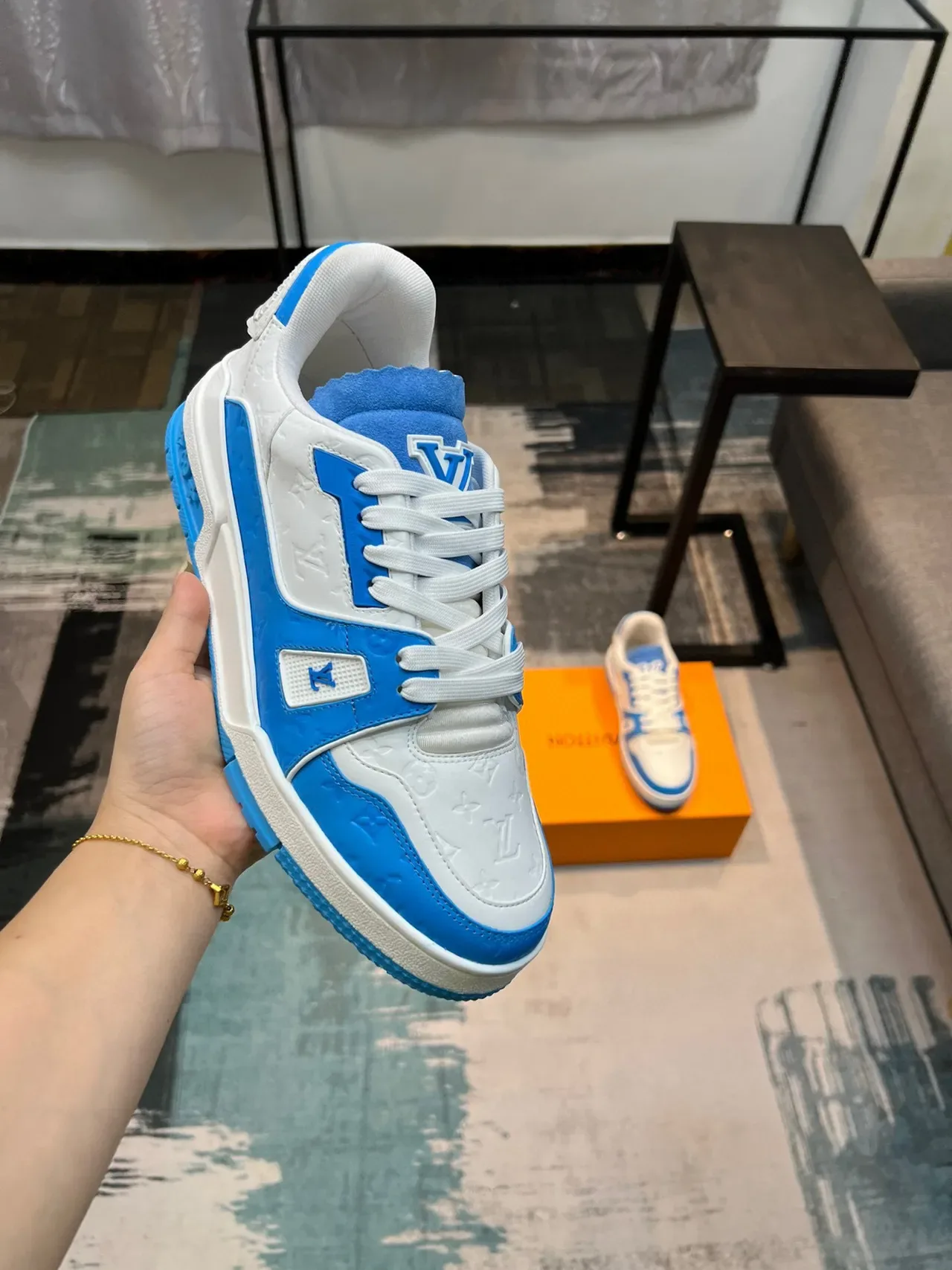 Louis Vuitton LV Trainer 白蓝 Monogram 皮革专利覆盖生活方式运动鞋 7
