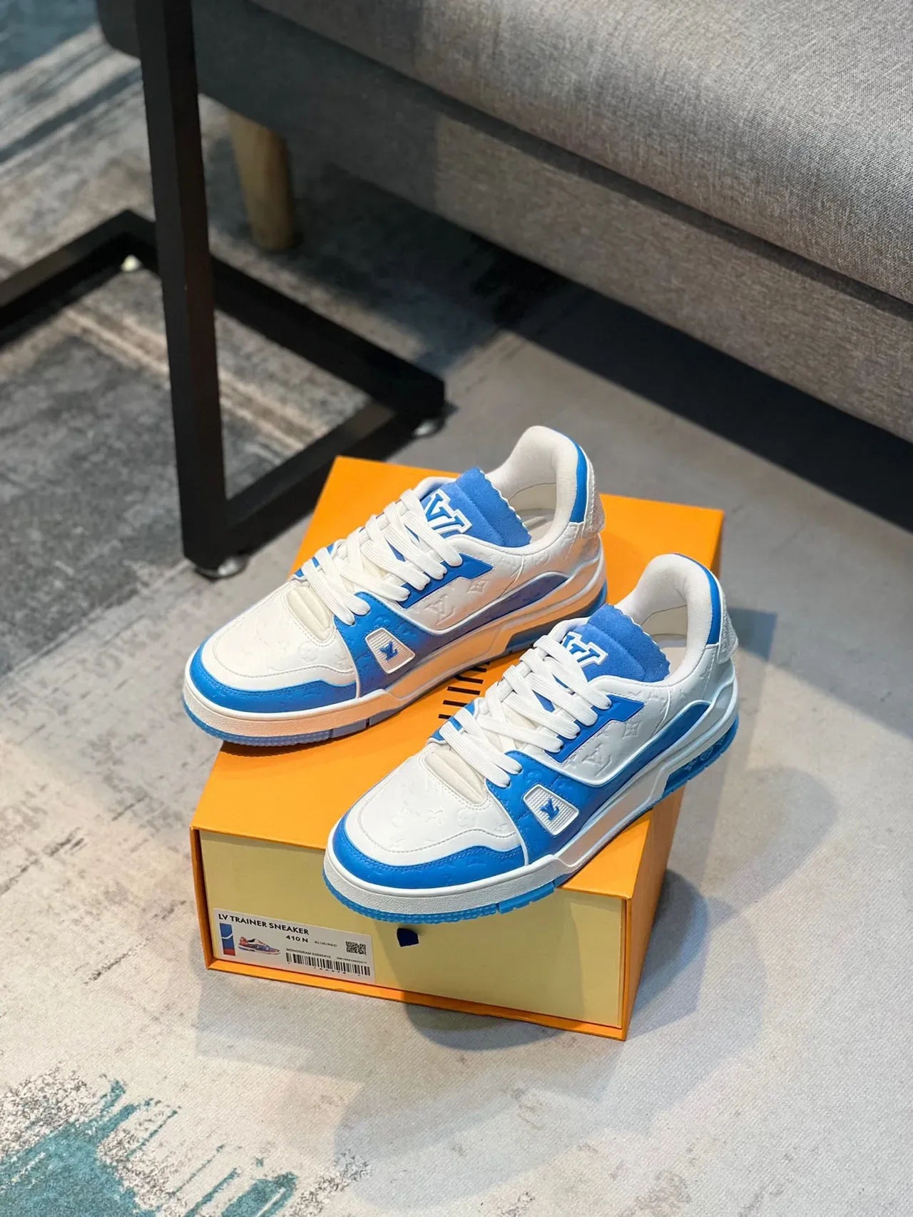 Louis Vuitton LV Trainer 白蓝 Monogram 皮革专利覆盖生活方式运动鞋 8