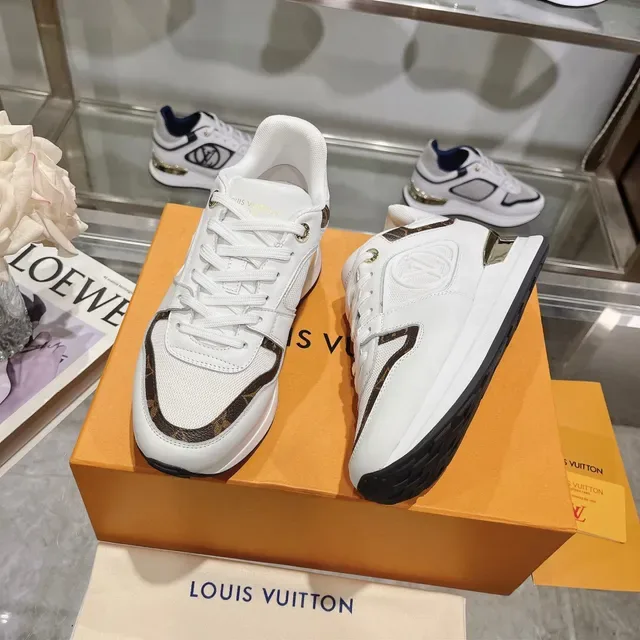 لويس فيتون LV Trainer أبيض وبني جلد و Monogram Canvas حذاء أسلوب حياة 4