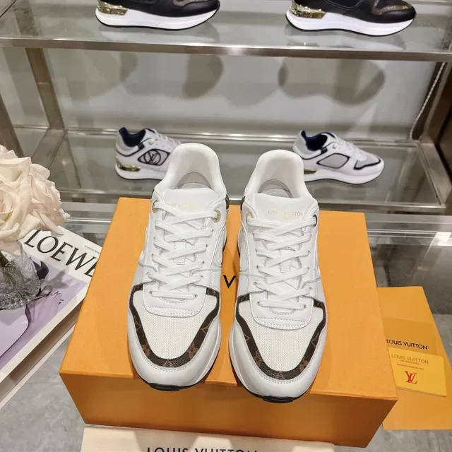 لويس فيتون LV Trainer أبيض وبني جلد و Monogram Canvas حذاء أسلوب حياة 8