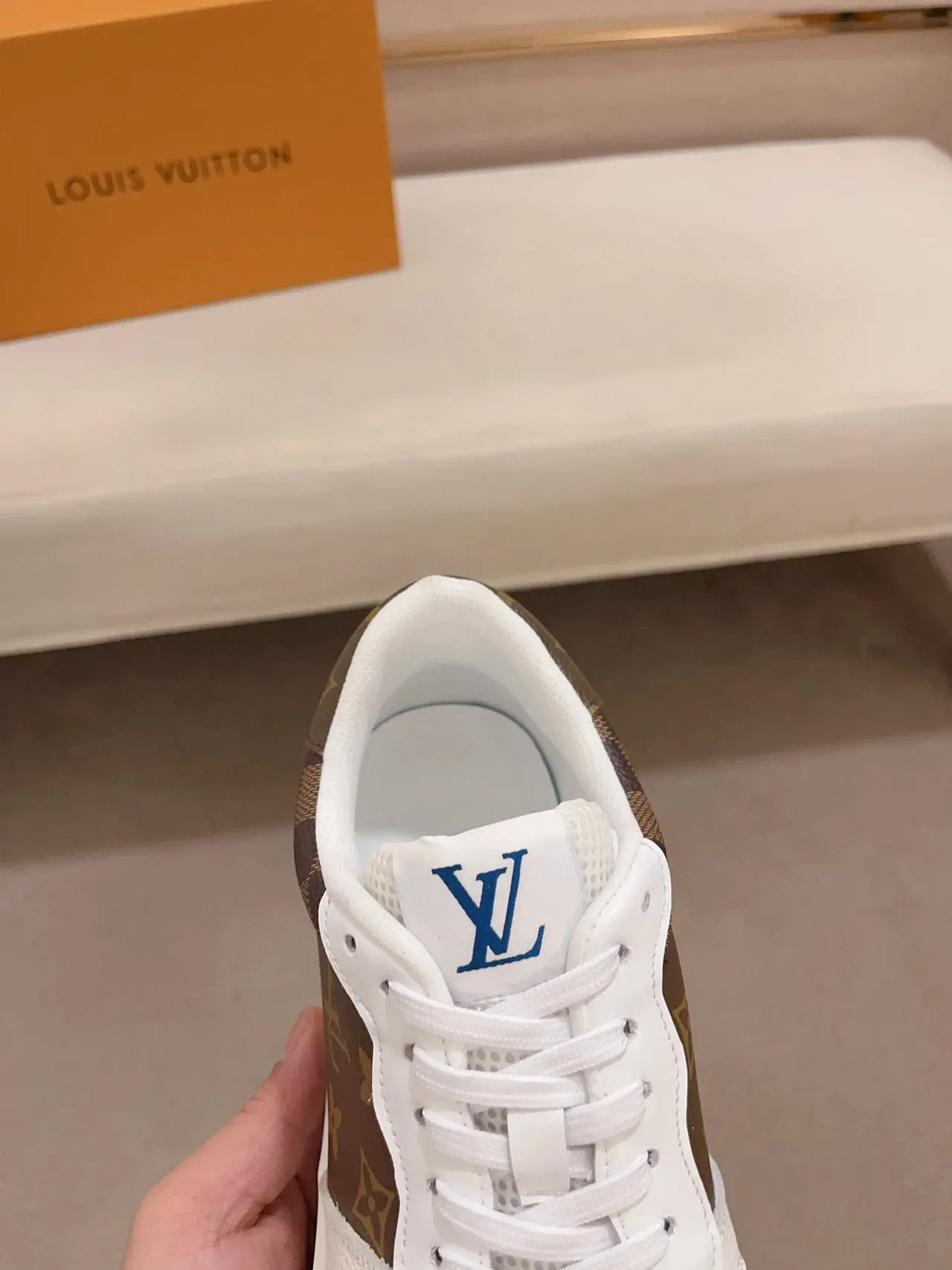 লুই ভিটন LV Trainer সাদা বাদামি Monogram ক্যানভাস পারফোরেটেড মেশ লাইফস্টাইল স্নিকার 6
