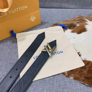 Louis Vuitton LV Twist Belt الأزرق البحري Epi حزام جلد