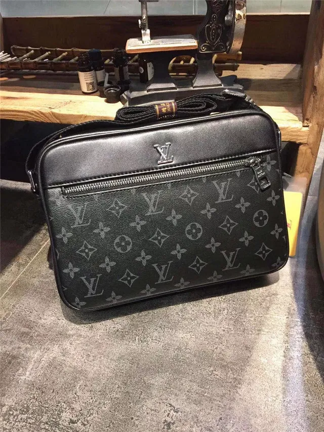 Louis Vuitton মনোগ্রাম ক্যানভাস মেসেঞ্জার ব্যাগ 2