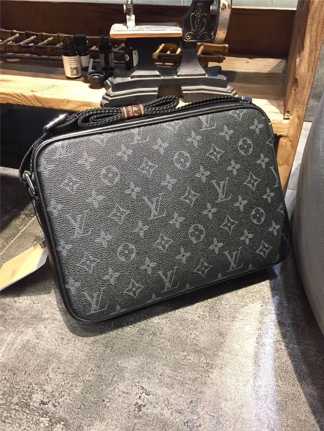 Louis Vuitton মনোগ্রাম ক্যানভাস মেসেঞ্জার ব্যাগ 4
