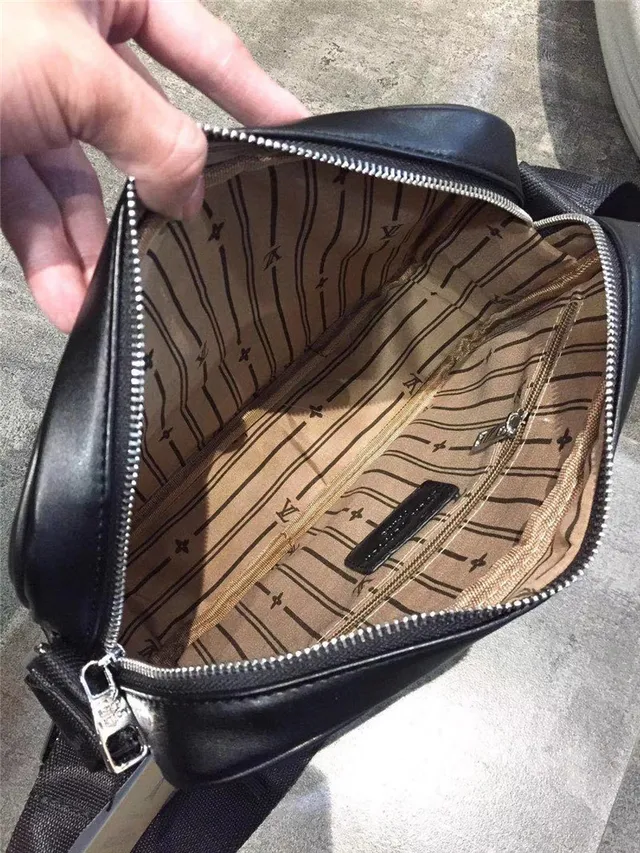 Louis Vuitton মনোগ্রাম ক্যানভাস মেসেঞ্জার ব্যাগ 7