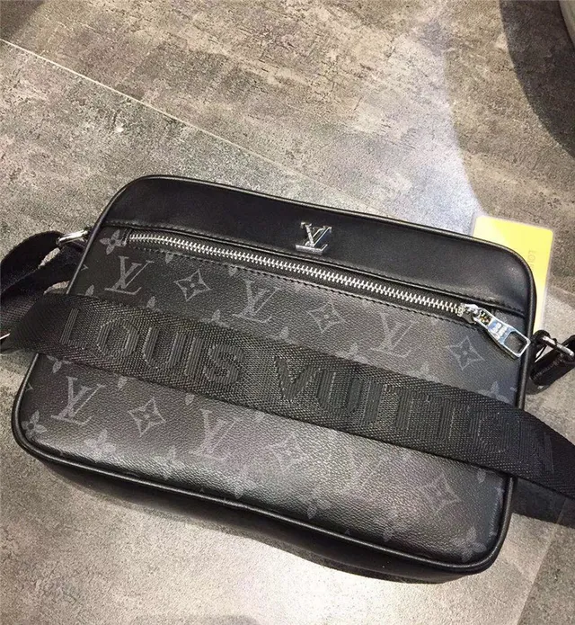 Louis Vuitton মনোগ্রাম ক্যানভাস মেসেঞ্জার ব্যাগ 8