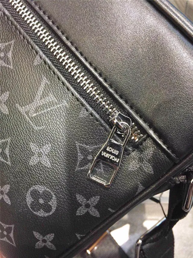 Louis Vuitton মনোগ্রাম ক্যানভাস মেসেঞ্জার ব্যাগ 9