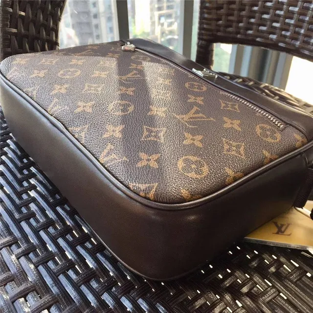 Louis Vuitton মনোগ্রাম ক্যানভাস মেসেঞ্জার ব্যাগ 16
