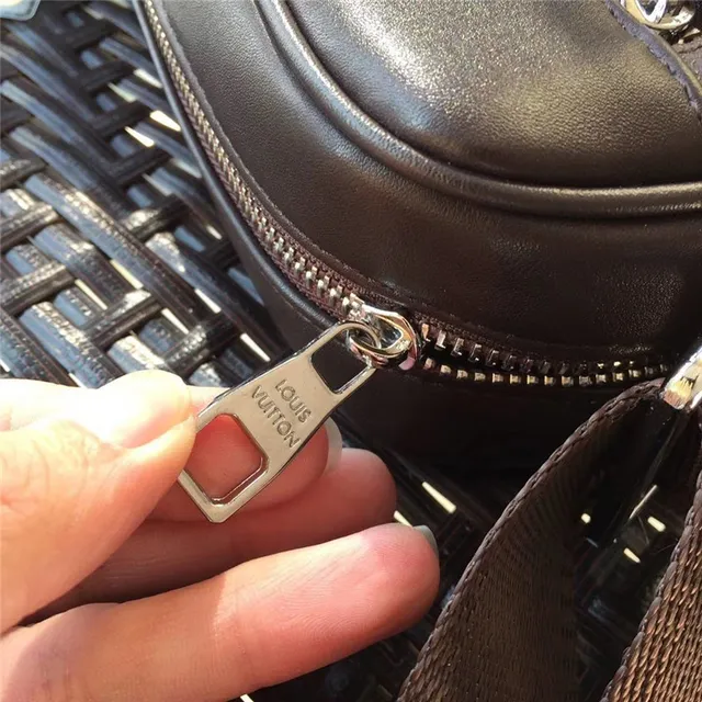 Louis Vuitton মনোগ্রাম ক্যানভাস মেসেঞ্জার ব্যাগ 17