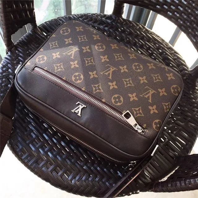 Louis Vuitton মনোগ্রাম ক্যানভাস মেসেঞ্জার ব্যাগ 18