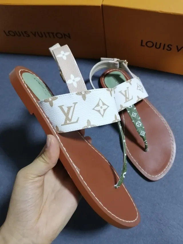 Louis Vuitton 印花帆布人字拖凉鞋 白橄榄褐色休闲凉鞋 4